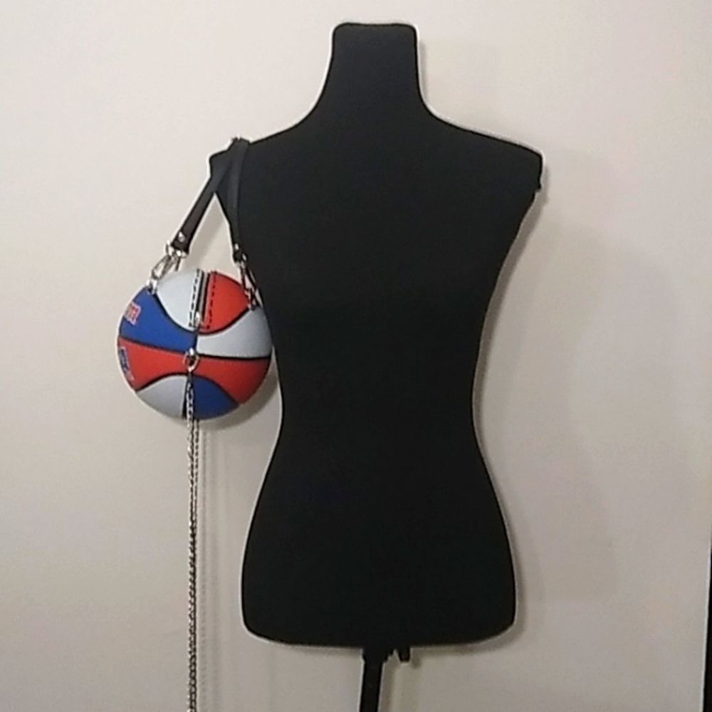 NWT HANDMADE Small RED, WHITE & BLUE Wilson Basketball Purse 🏀 - Picture 7 of 16